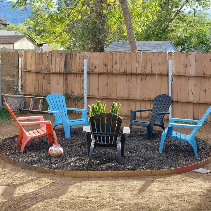 Cheerful 3 Bedroom House. Great Location Colorado Springs Exterior photo
